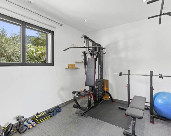 Sainte-Lucie de Porto-Vecchio, Villa 5 chambres, piscine, proche plage et fleuve