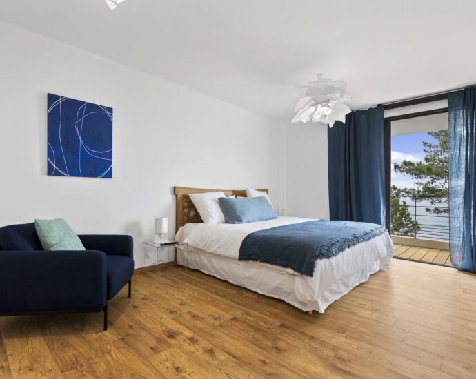 Côte des Nacres, Canella, Villa pied dans l&rsquo;eau, 5 chambres, piscine, vue mer panoramique, accès privé mer