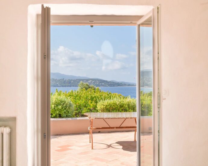 Rive Sud Ajaccio, Porticcio, Villa type Bastide, 6 chambres, vue mer panoramique, plage à pied