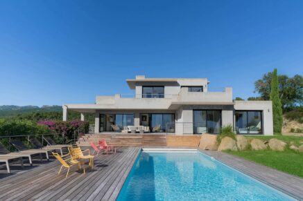 Exclusive listing, Tarco, Sea view, Villa, 8 bedrooms, heated swimming pool, fitness room, close to the beach
