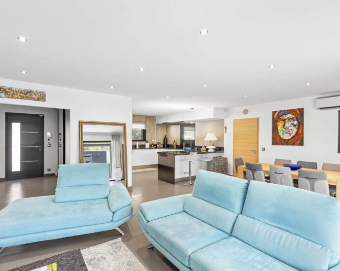 Sainte-Lucie de Porto-Vecchio, Villa 5 chambres, piscine, proche plage et fleuve