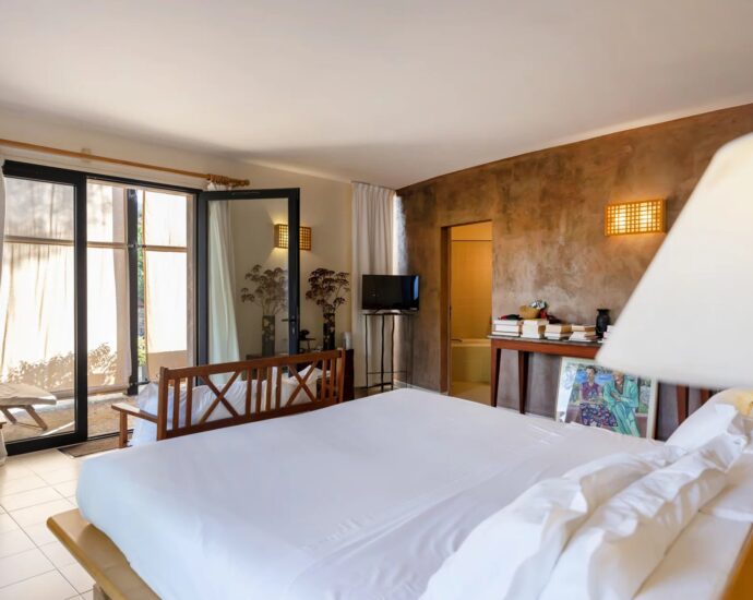 Saint-Florent, Villa contemporaine, 4 chambres, vue mer panoramique, piscine, domaine privé, plage à pieds