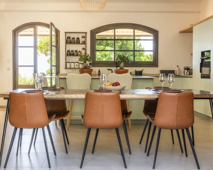 Lumio, villa 7 chambres, piscine, vue mer panoramique, proche plage