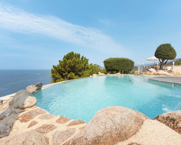 North of Ajaccio, San Andréa d’Orcino, 4 Bedroom Villa, Infinity Pool, Panoramic Sea View, Walk to Beach