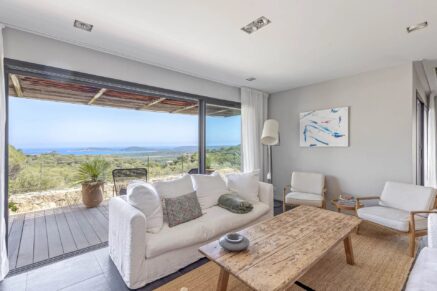 Pinarello –  domaine privé, villa d’architecte de 5 chambres avec piscine, garage ,vue mer panoramique, au calme