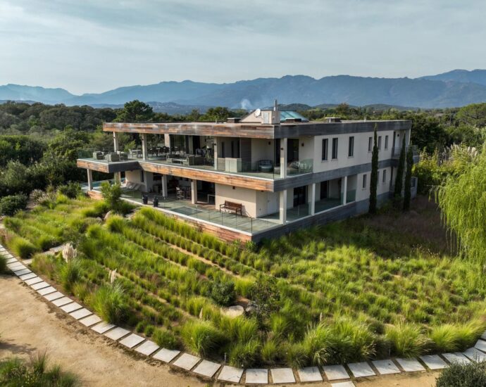 Porto Vecchio, Cala Rossa, villa 7 Chambres, piscine, plage à pied, vue mer