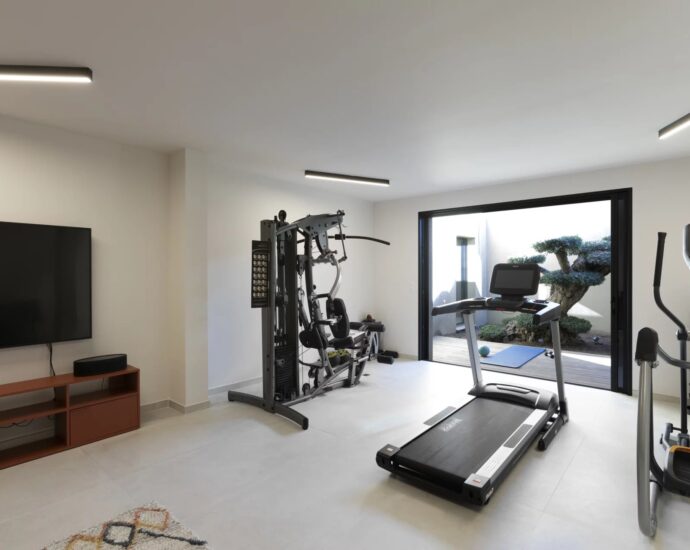 Domaine privé – Pinarello, Villa de 5 chambres, vue mer, piscine à débordement, proche plage