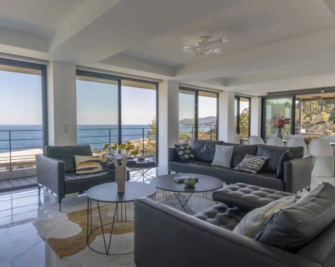 Côte des Nacres, Canella, Villa pied dans l&rsquo;eau, 5 chambres, piscine, vue mer panoramique, accès privé mer