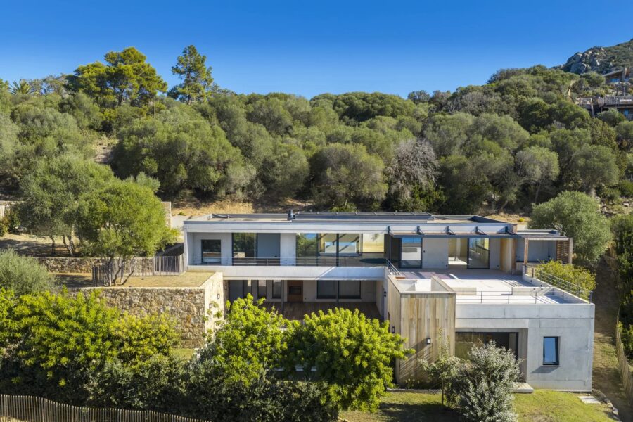Abbartello, Olmeto, Villa d&rsquo;architecte, 6 chambres, piscine, vue mer panoramique, plage à pied