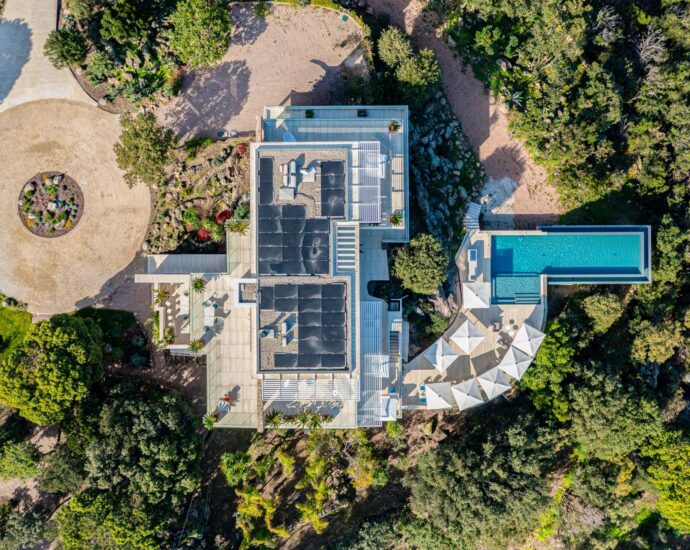 Favone, Villa, Vue mer panoramique, 7 chambres, proche plage, piscine, Cinéma, Salle de sport, Sauna, Hammam, Salle d&rsquo;arcade, Terrain de pétanque