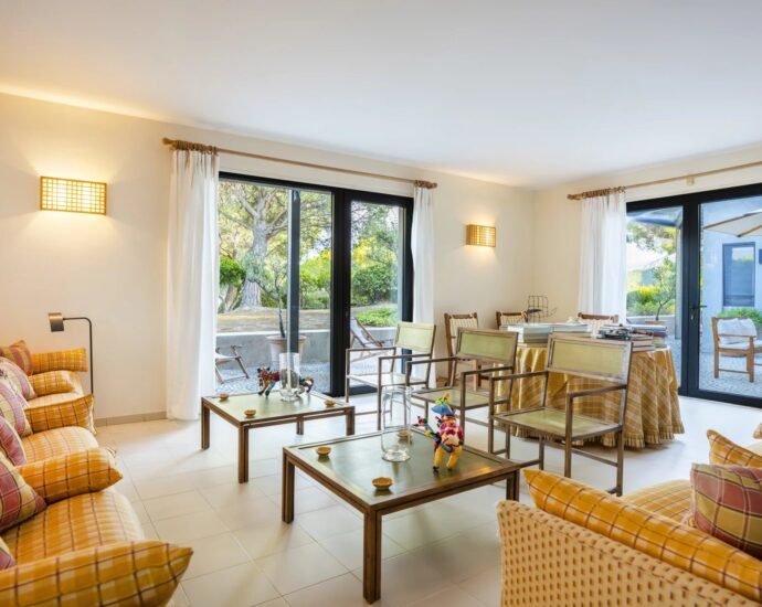 Saint-Florent, Villa contemporaine, 4 chambres, vue mer panoramique, piscine, domaine privé, plage à pieds