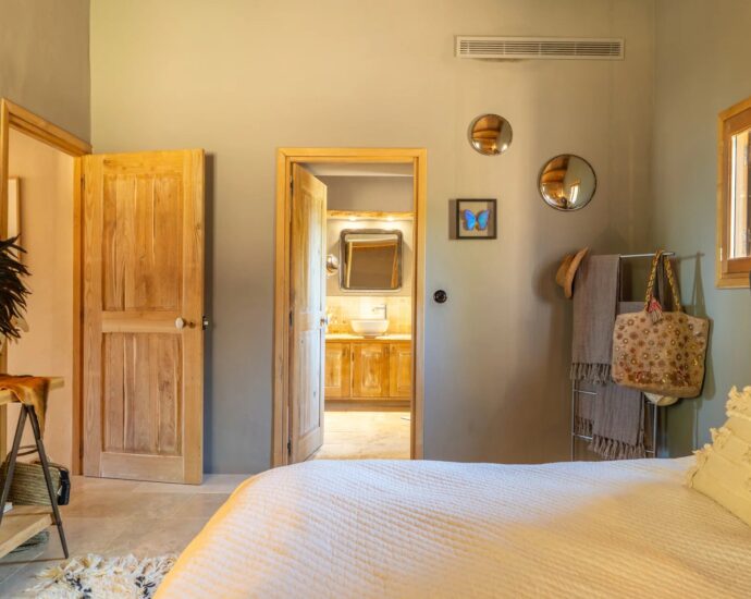 Porto-Vecchio, Piccovaggia, Villa type bergerie, 4 chambres, domaine privé, proche plage