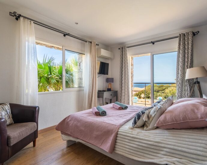 Lumio, villa, 7 chambres, vue mer, plage à pied