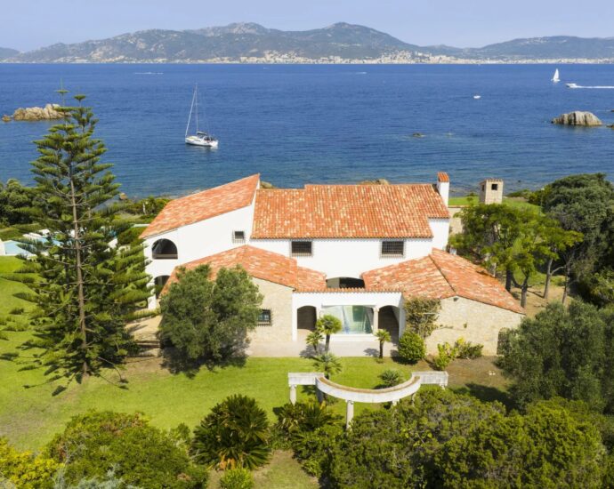 Porticcio, Isolella Peninsula, Waterfront Villa, 7 Bedrooms, Pool, Walking Distance to Beach, Panoramic Sea View