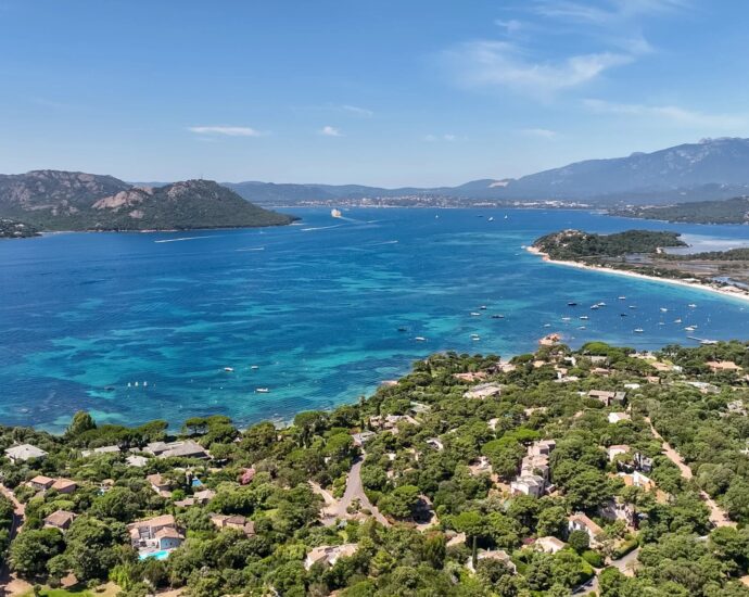 Porto-Vecchio, Domaine de Cala Rossa, villa 5 chambres, vue mer et plage à pied