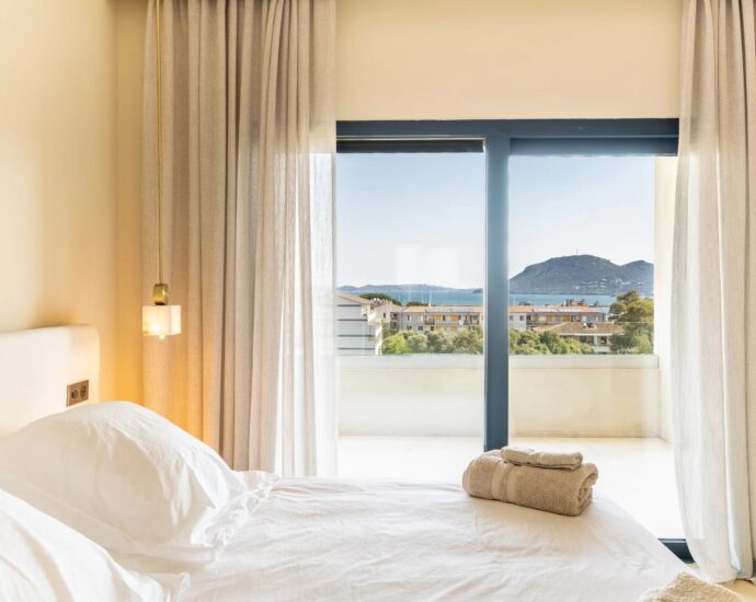 Porto-Vecchio, Centre-ville, Appartement avec vue mer, 3 chambres, terrasse, proche plage