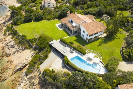 Porticcio, Isolella Peninsula, Waterfront Villa, 7 Bedrooms, Pool, Walking Distance to Beach, Panoramic Sea View