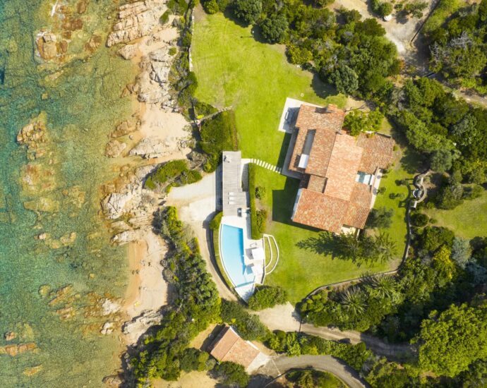 Porticcio, Isolella Peninsula, Waterfront Villa, 7 Bedrooms, Pool, Walking Distance to Beach, Panoramic Sea View