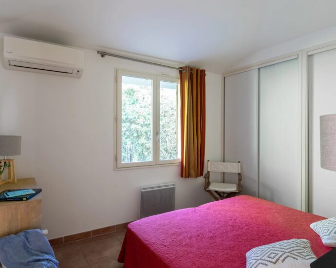 RV1880 – Domaine de Cala Rossa, villa 4 chambres, pied dans l’eau