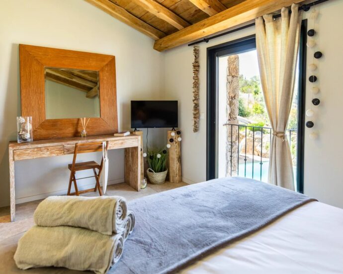 Arasu – Bergerie, de 3 chambres, dortoir avec piscine, proche du cabanon bleu