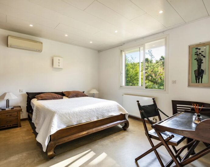 Porticcio, South Shore of Ajaccio, Waterfront villa, 5 bedrooms, panoramic sea view, direct beach access