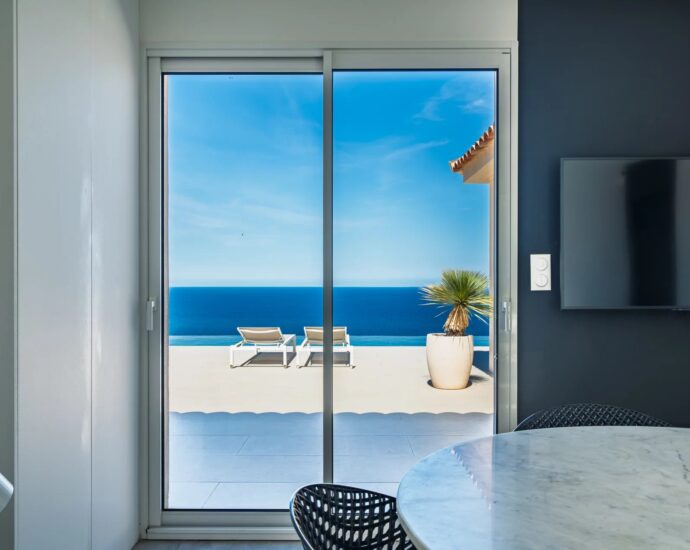 Corbara , 4-Bedroom Villa with Infinity Pool, Stunning Sea Views, Close to the Beach