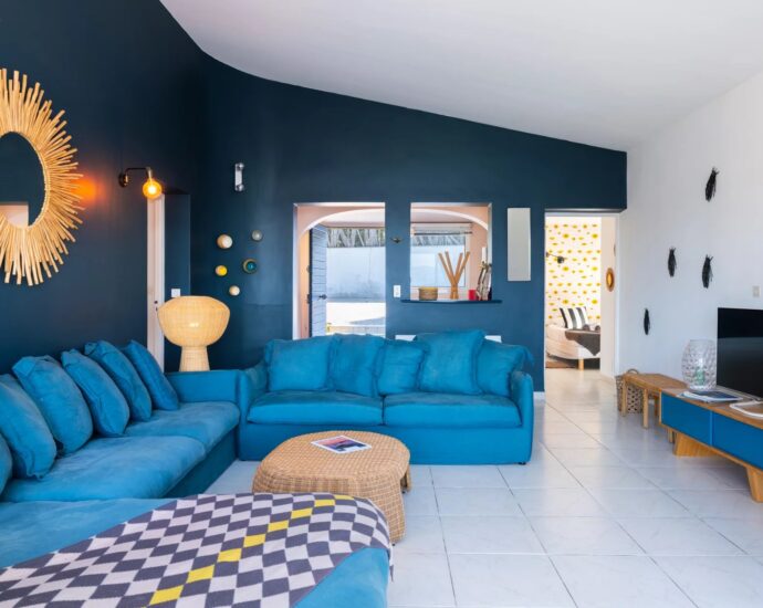 Proche Porticcio, Villa pied dans l’eau à Ruppione, 5 chambres, piscine chauffée et vue imprenable sur la mer