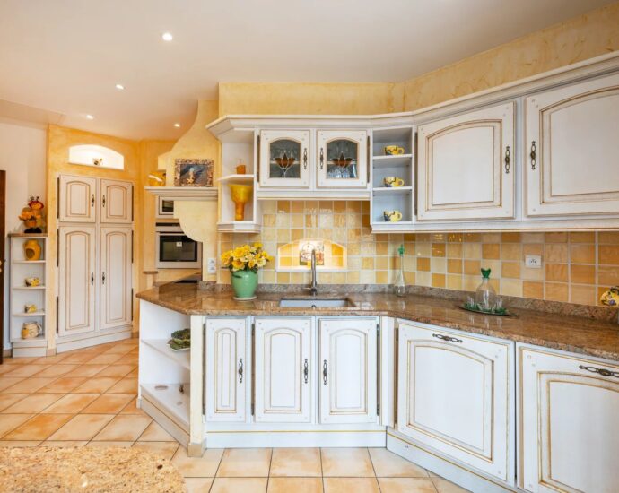 Nord d’Ajaccio, San Andréa D&rsquo;Orcini, Villa 4 chambres, piscine à débordement, vue mer panoramique, plage à pied