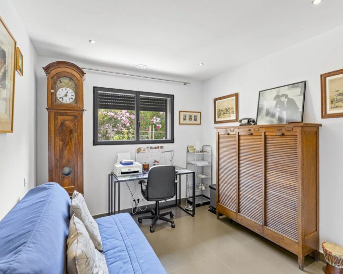 Sainte-Lucie de Porto-Vecchio, Villa 5 chambres, piscine, proche plage et fleuve