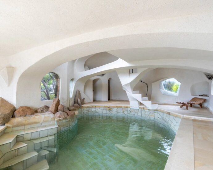 Vardiola, Villa d&rsquo;architecte, T6,  piscine, vue mer panoramique, proche plage