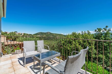 Balagne, Santa-Reparata-di-Balagna, Villa with pool, 4 bedrooms, independent apartment, mountain views, close to the coastline and L’Île-Rousse