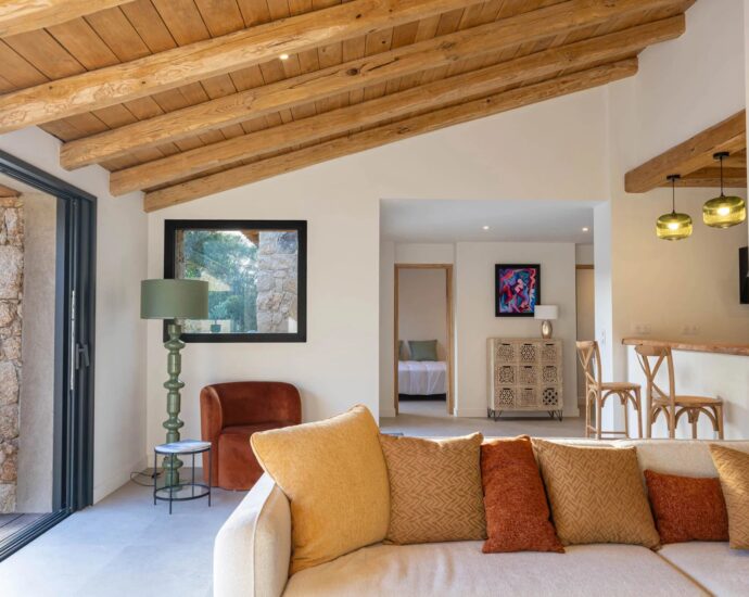 Sainte-Lucie de Porto-Vecchio, Cirendinu, Villa type bergerie, 4 chambres, piscine, proche plage