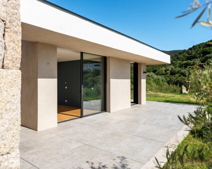 Porticcio, Sea view villa, new development, private estate, 3 bedrooms, swimming pool, close to the beach