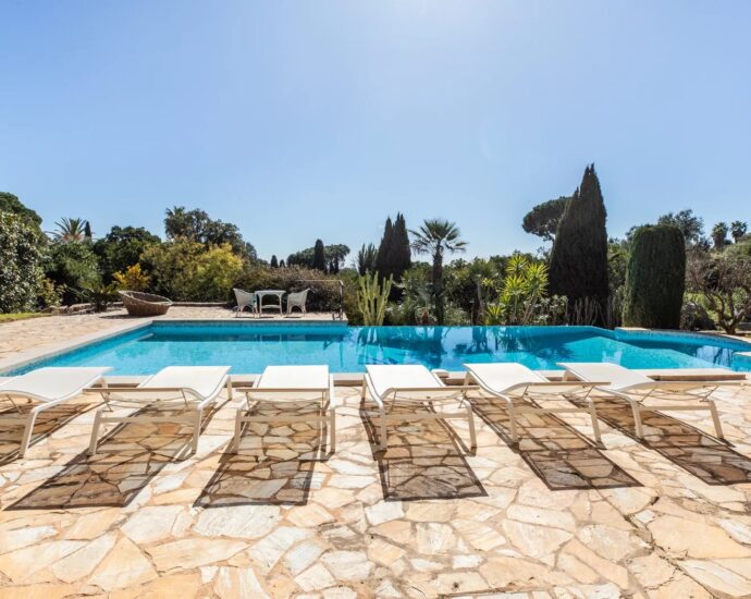 Sainte-lucie de Porto-Vecchio, Capicciola, villa 5 chambres, piscine, vue mer, plage à pied