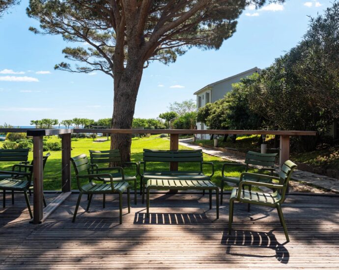 Cap Corse, Sisco, Domaine privé pieds dans l&rsquo;eau, 4 logements, espaces extérieurs, projet résidentiel ou touristique, vue et accès direct à la mer