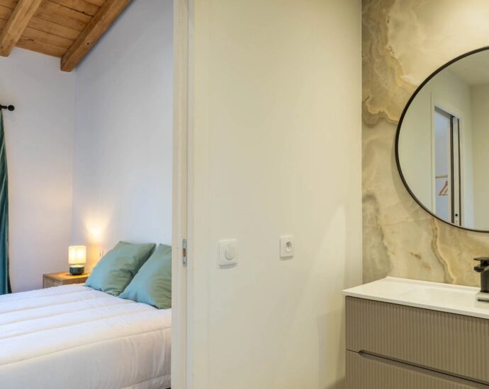 Sainte-Lucie de Porto-Vecchio, Cirendinu, Villa type bergerie, 4 chambres, piscine, proche plage