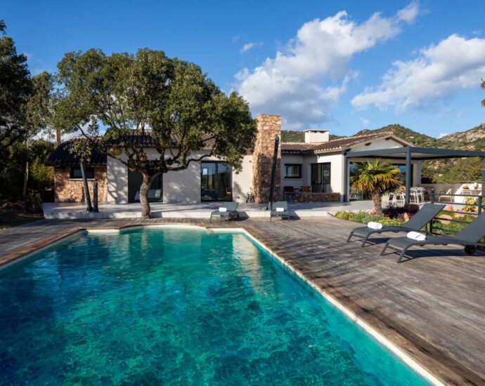 Porto-Vecchio, Palombaggia, villa vue mer, 3 chambres, piscine, plage à pied