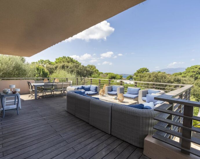 Porto-Vecchio, Domaine de Cala Rossa, villa 6 chambres, vue mer, piscine, plage à pied