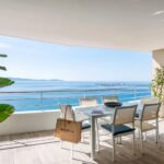 Exclusivité, Ajaccio, Route des Sanguinaires, Appartement vue mer panoramique, 2 chambres, terrasse, plage à pied