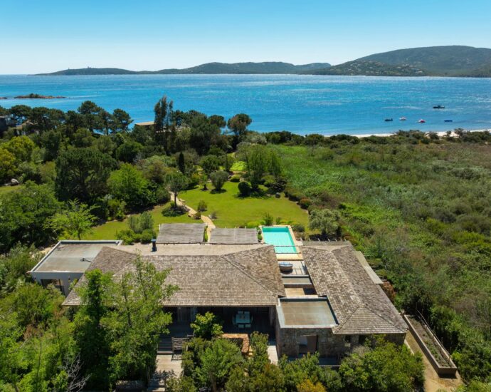 Cala Rossa beach, 6 rooms, pool, right on the water, RL351 Alzu di Cala Rossa