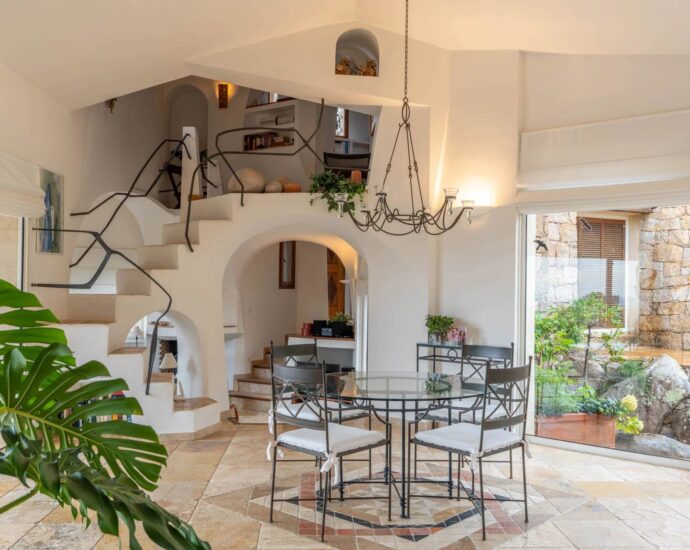 Vardiola, Villa d&rsquo;architecte, T6,  piscine, vue mer panoramique, proche plage