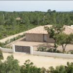 Lecci-, Villa 4 chambres, de plain-pied, avec piscine, proche plage