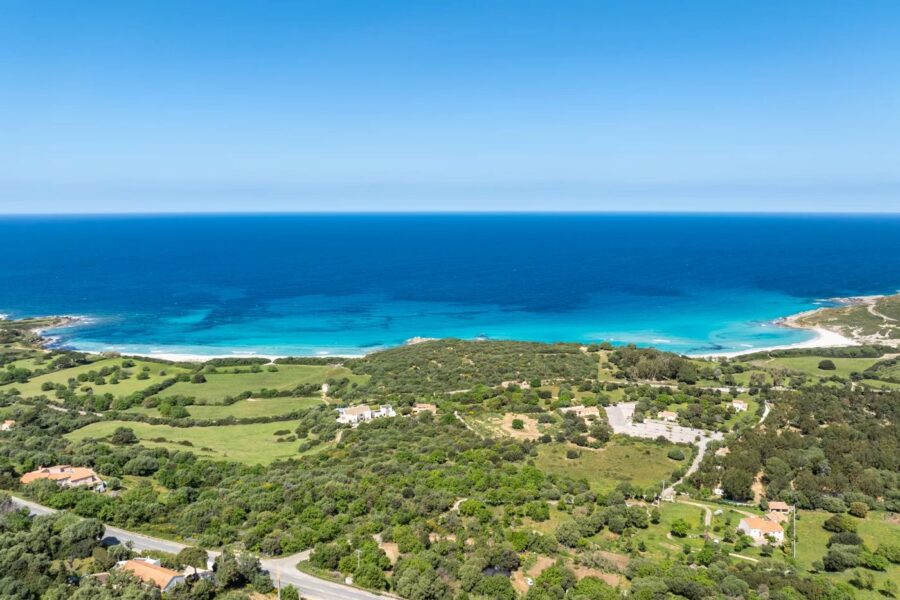 Balagne, L&rsquo;Île Rousse, terrain à bâtir, vue mer, plage à pied