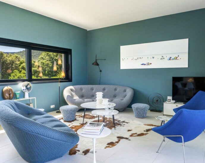 Pinarello, Villa contemporaine 5 chambres avec piscine et vue mer, au cœur du maquis
