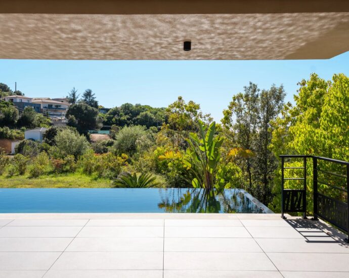 Porticcio, Sea view villa, new development, private estate, 3 bedrooms, swimming pool, close to the beach
