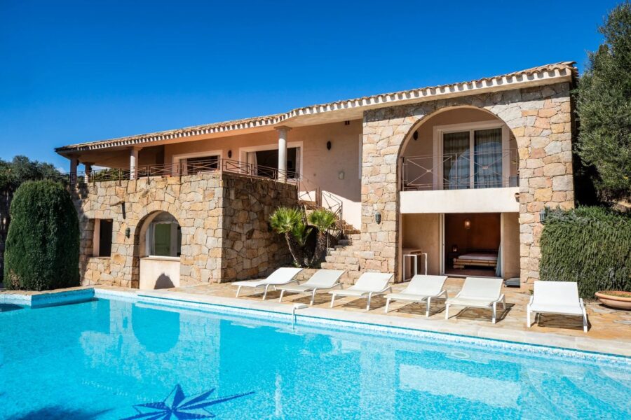 Sainte-lucie de Porto-Vecchio, Capicciola, villa 5 chambres, piscine, vue mer, plage à pied