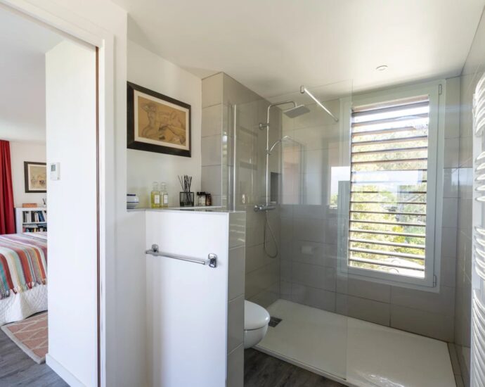 Porto-Vecchio, Domaine de Cala Rossa, villa 6 chambres, vue mer, piscine, plage à pied