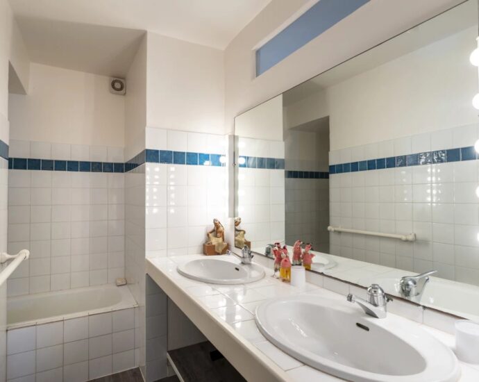 Porto-Vecchio, Domaine de Cala Rossa, villa 6 chambres, vue mer, piscine, plage à pied