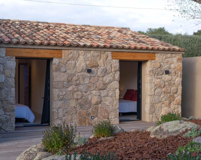 Sainte-Lucie de Porto-Vecchio, Cirendinu, Villa type bergerie, 4 chambres, piscine, proche plage