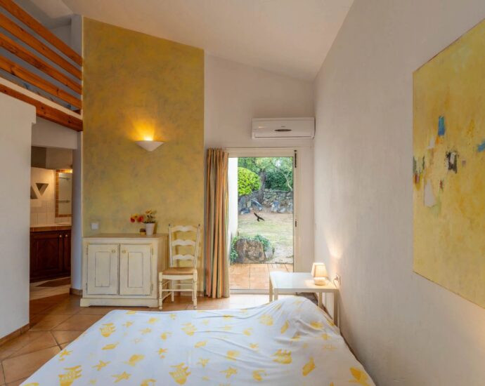 Vardiola, Villa d&rsquo;architecte, T6,  piscine, vue mer panoramique, proche plage